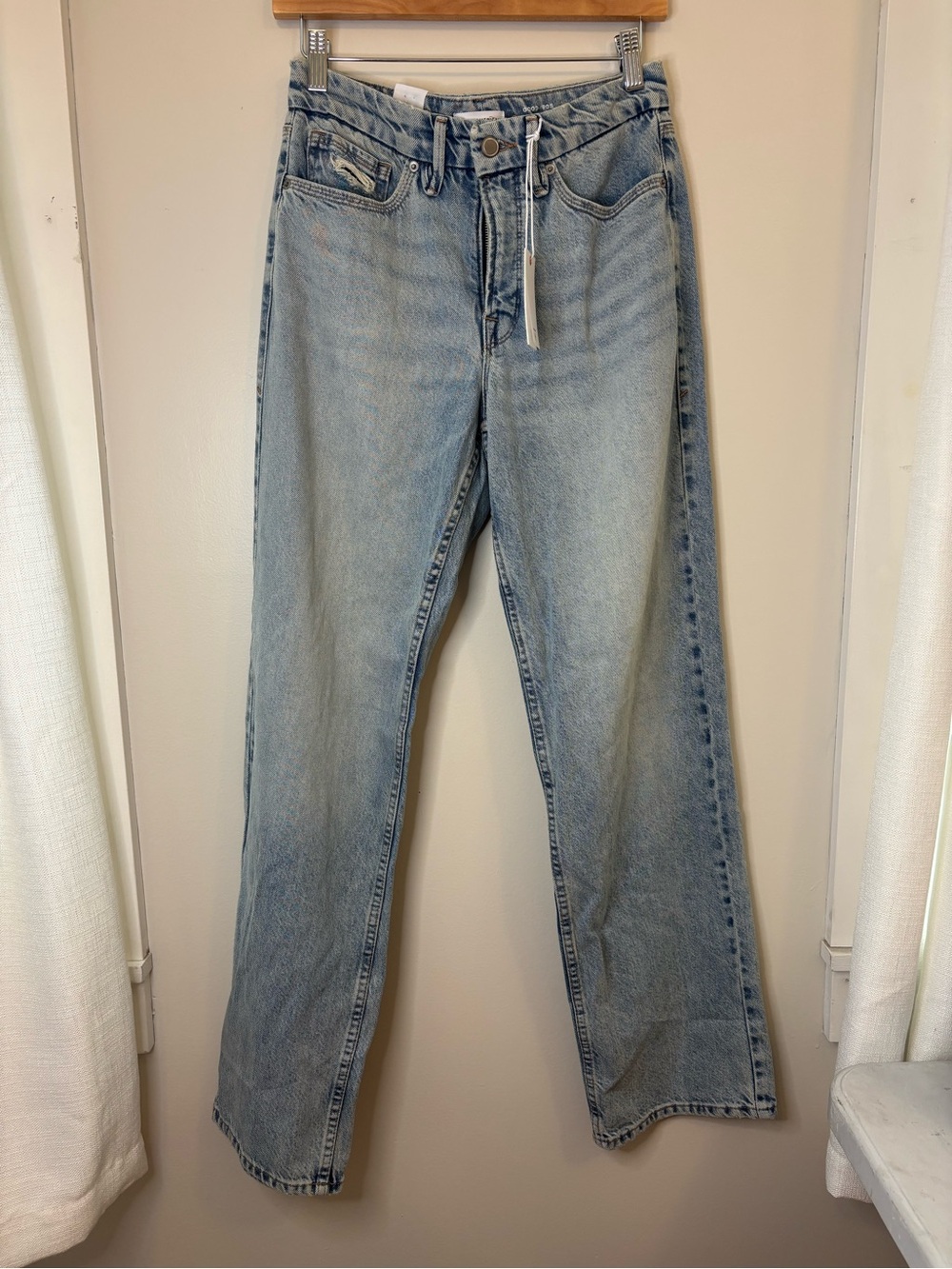 Good American Light Blue 90’s Relaxed Jeans